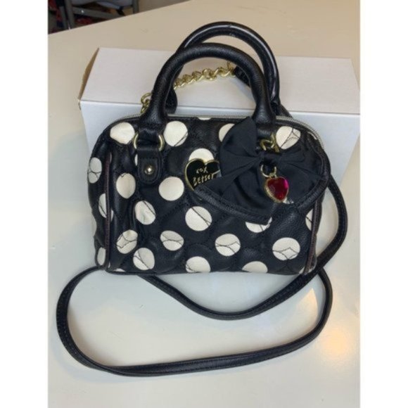 Sac Bandoulière Betsey Johnson à Pois Noir Et Blanc En Forme De Cœur - En Simili Cuir - Occasion